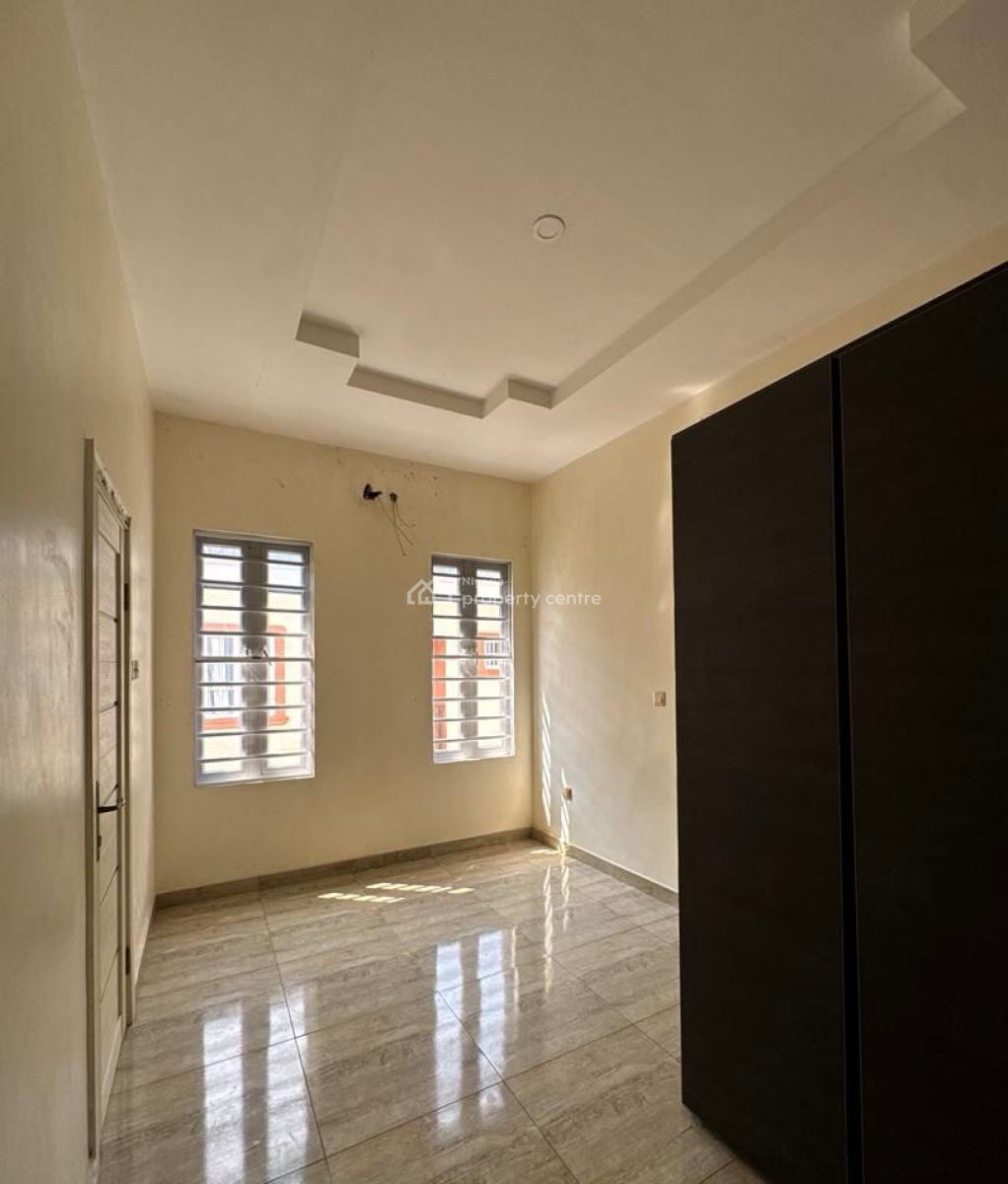 Self Serviced 4-bedroom Semi-detached Duplex with Bq, Ikota, Lekki, Lagos, Semi-detached Duplex for Rent