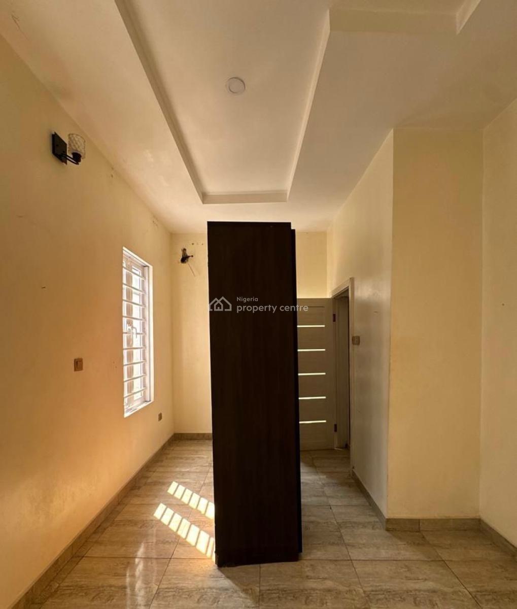 Self Serviced 4-bedroom Semi-detached Duplex with Bq, Ikota, Lekki, Lagos, Semi-detached Duplex for Rent