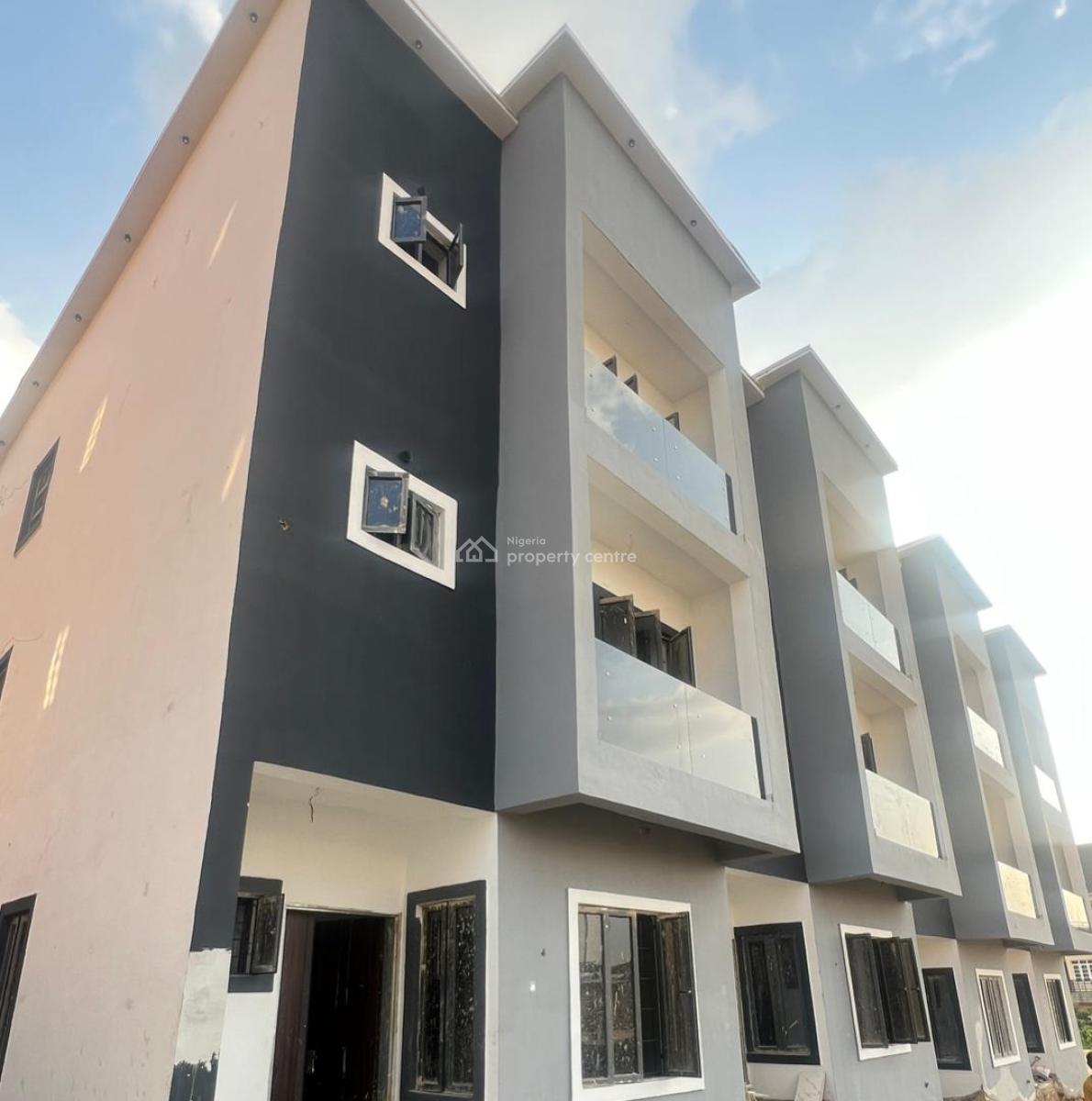 Standard 4-bedroom Terrace Duplex with 2 Living Rooms, Guzape District, Abuja, Terraced Duplex for Sale