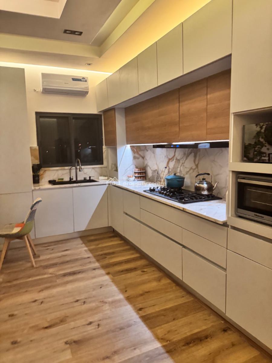 Luxury 1-bedroom Penthouse -- Fully Serviced & Move-in Ready, Adesegun Okunuga Street, Lekki, Lagos, Mini Flat (room and Parlour) for Sale