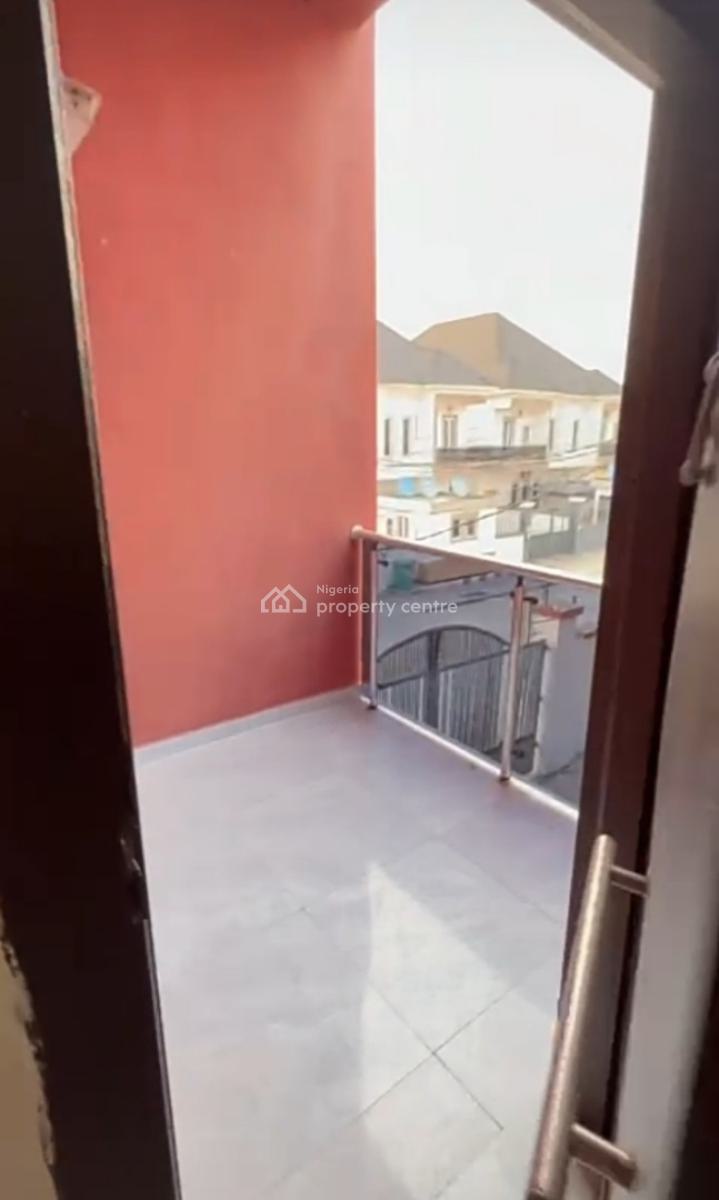 Spacious Masters Bedroom  with Balcony { Video}, Van Daniels Estate Orchid Road, Lekki, Lagos, Self Contain (single Rooms) for Rent