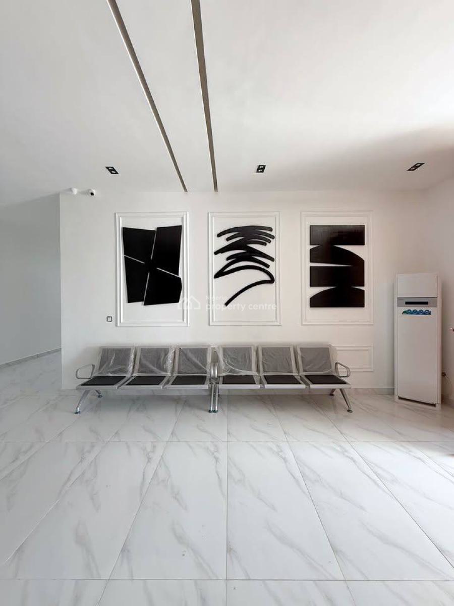 2 Bedroom Apartment, Good Deal in Oniru, Oniru, Victoria Island (vi), Lagos, Block of Flats for Sale