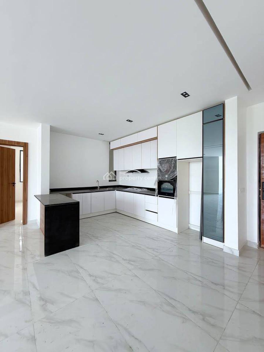 2 Bedroom Apartment, Good Deal in Oniru, Oniru, Victoria Island (vi), Lagos, Block of Flats for Sale