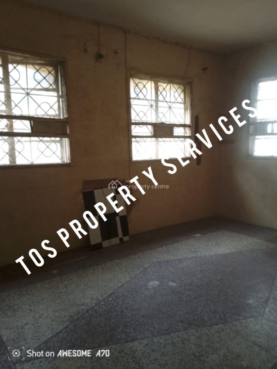 3 Bedroom Apartment (upstairs), Sabo-alagomeji, Yaba, Lagos, Flat / Apartment for Rent