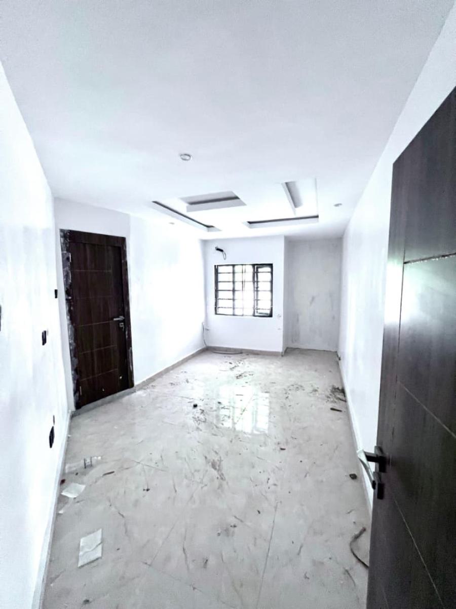 Luxury 3 Bedroom  Fully Serviced Duplex in a Secure Estate, Lekki Phase 1, Lekki, Lagos, Semi-detached Duplex for Rent