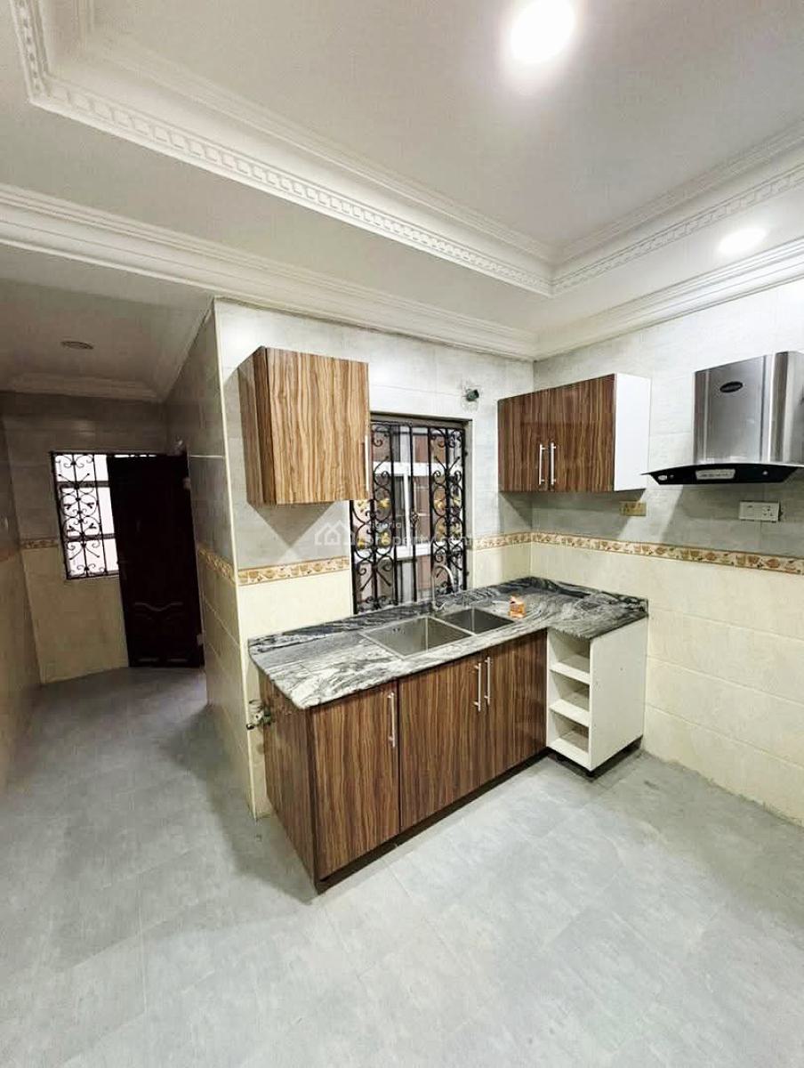 3 Bedroom Apartment, Lekki Phase 1, Lekki, Lagos, Flat / Apartment for Rent