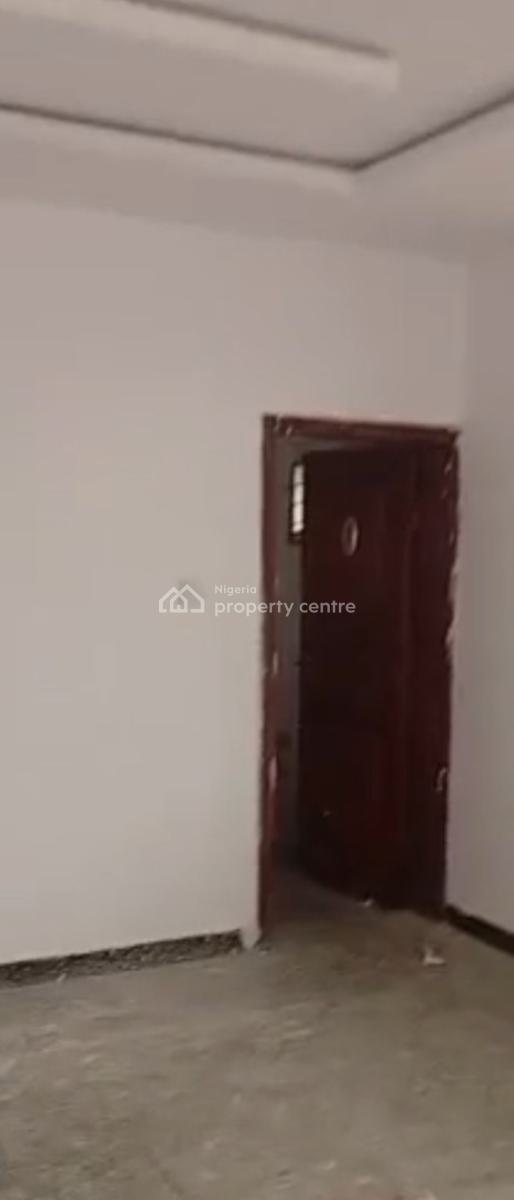 3bedroom Flat 3toilet, Fence Round. Band a Light, Pop at   Wemabod Est, Wemabod Estate Adeniyi Jones Ikeja Lagos State. Back Flat, Ikeja, Lagos, Flat / Apartment for Rent