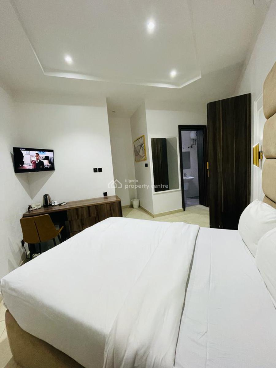Unique Single Room with a Swimming Pool, Nike Art Gallery, Ikate, Lekki, Lagos, Self Contain (single Rooms) for Rent