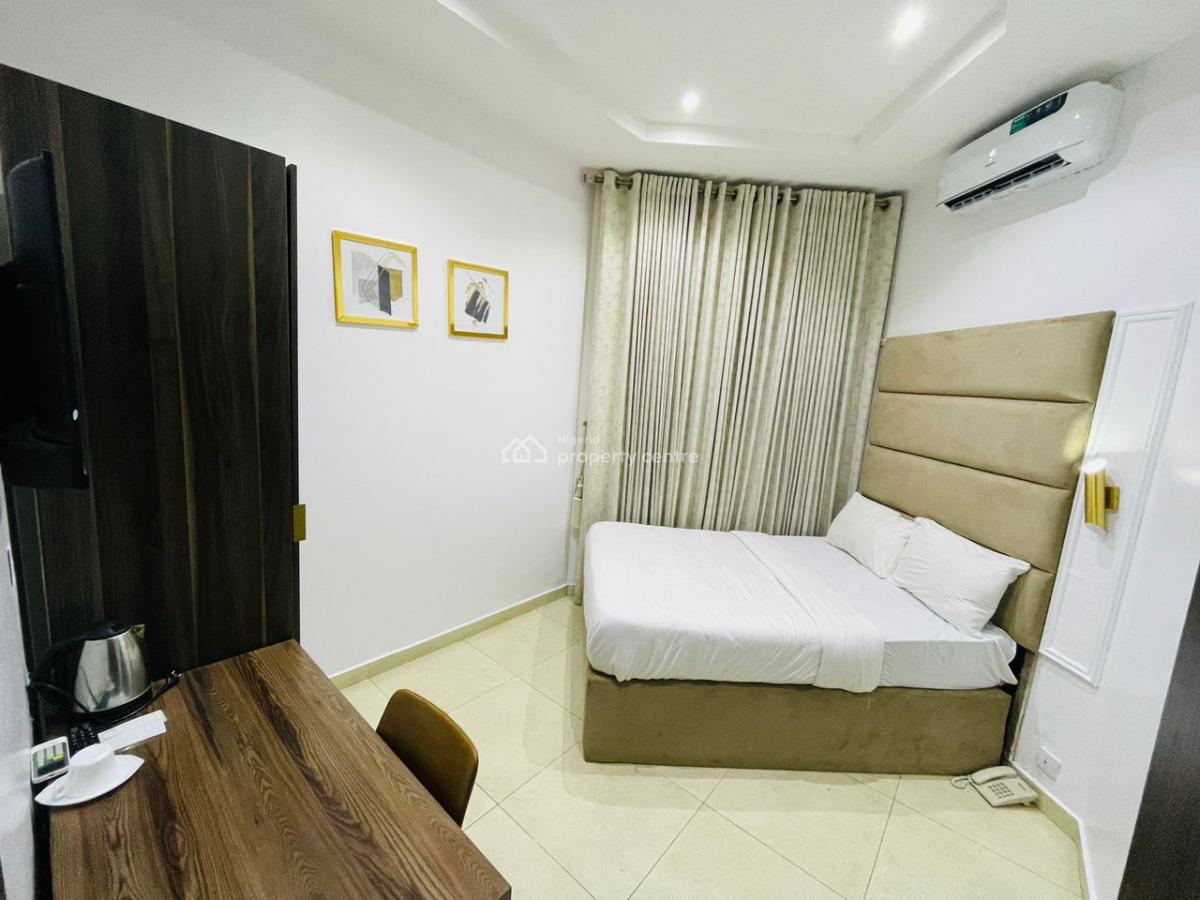 Unique Single Room with a Swimming Pool, Nike Art Gallery, Ikate, Lekki, Lagos, Self Contain (single Rooms) for Rent