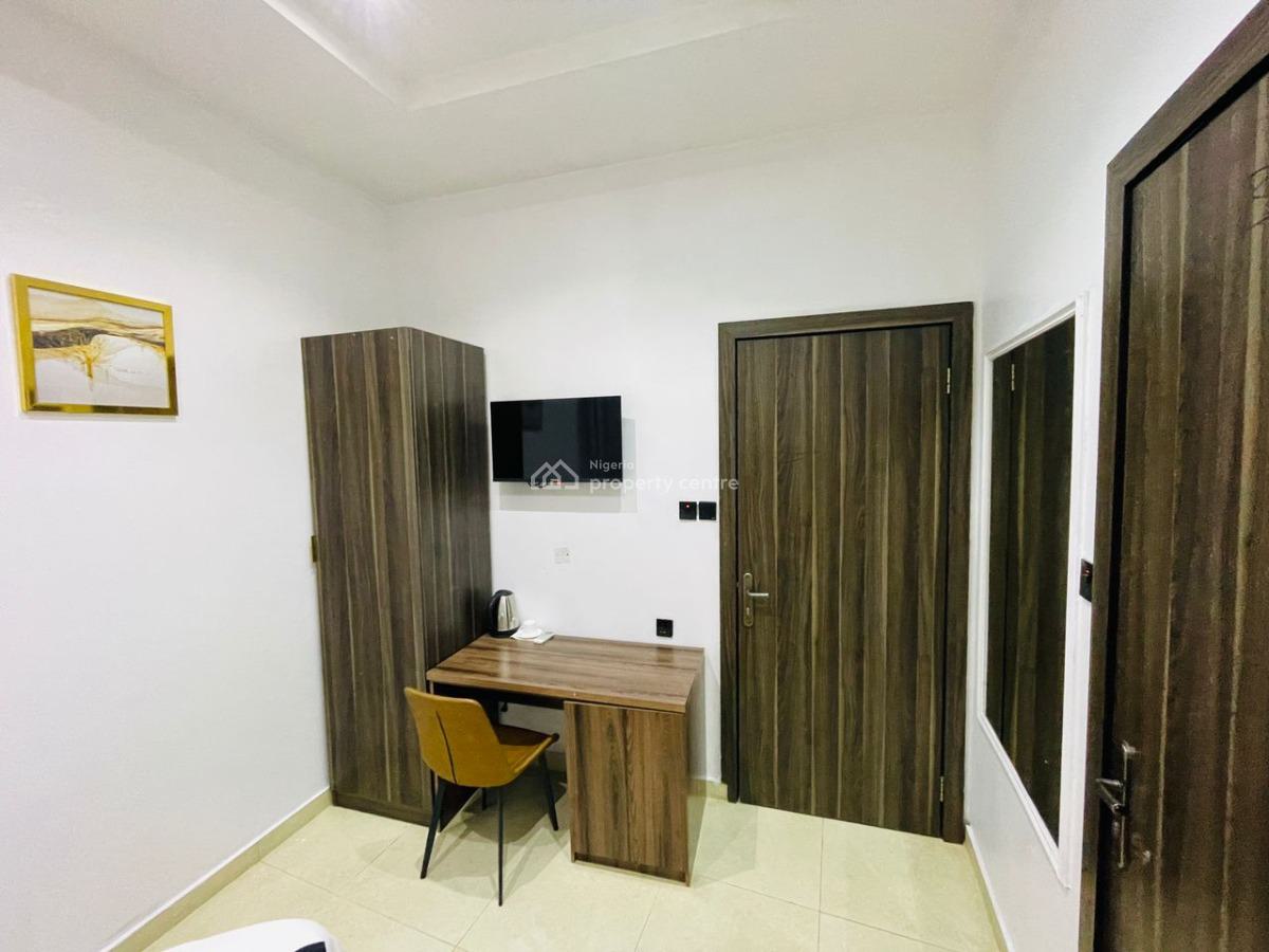 Unique Single Room with a Swimming Pool, Nike Art Gallery, Ikate, Lekki, Lagos, Self Contain (single Rooms) for Rent
