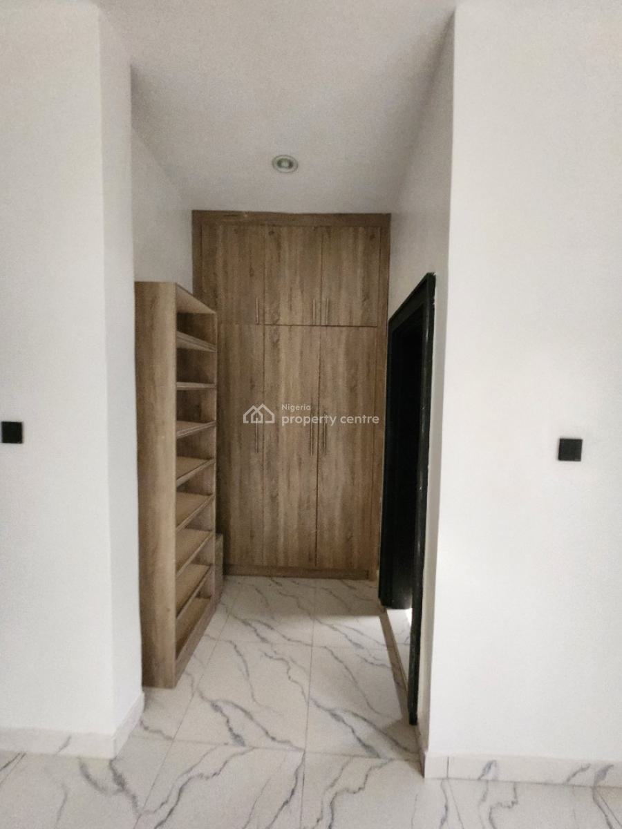 4 Bedroom Duplex in a Tarred Estate in Lugbe, Lugbe District, Abuja, Detached Duplex for Rent