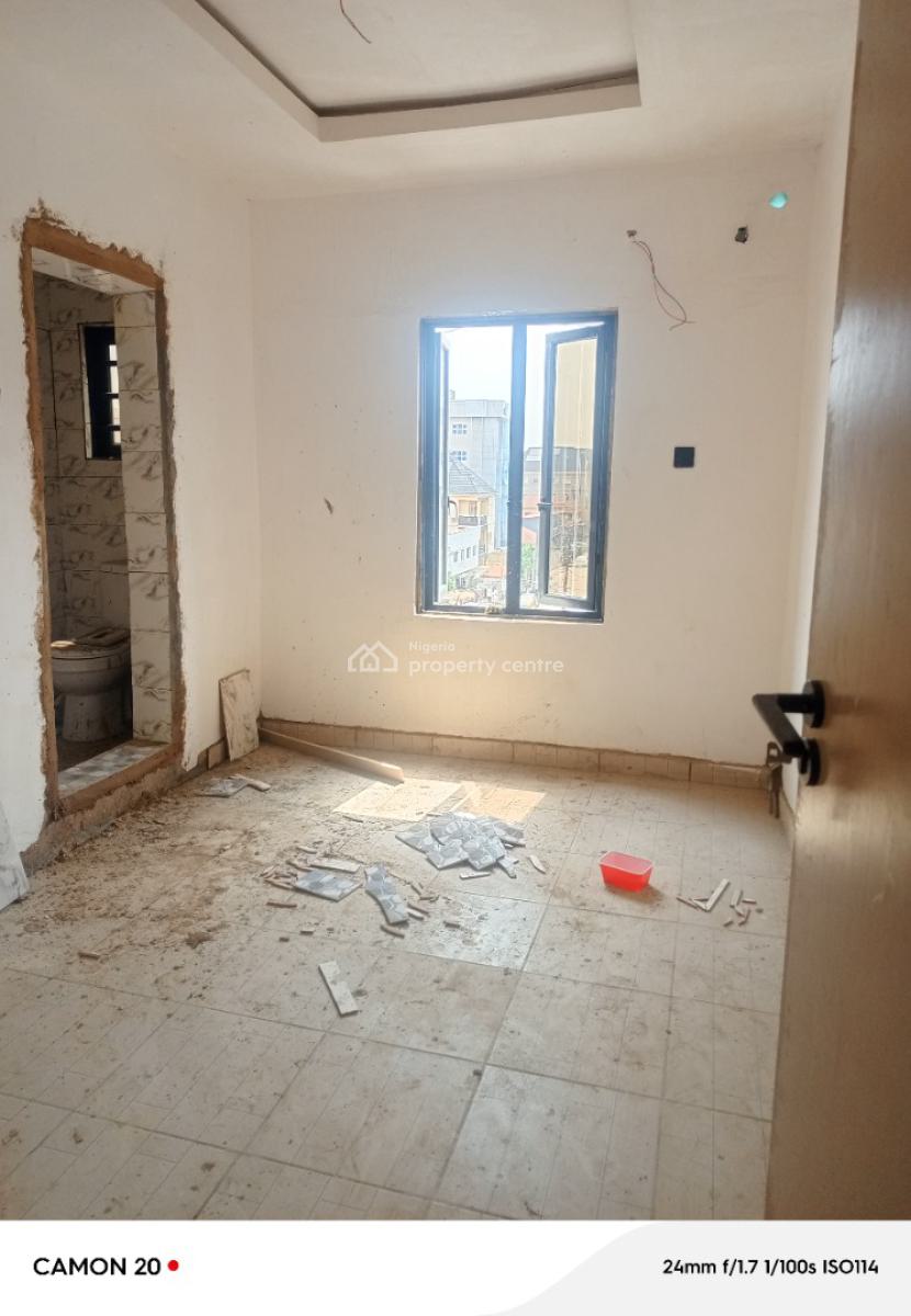 Executive,standard One Bedroom Flat with 2t1b at Alagome, Alagomaji, Yaba, Lagos, Flat / Apartment for Rent