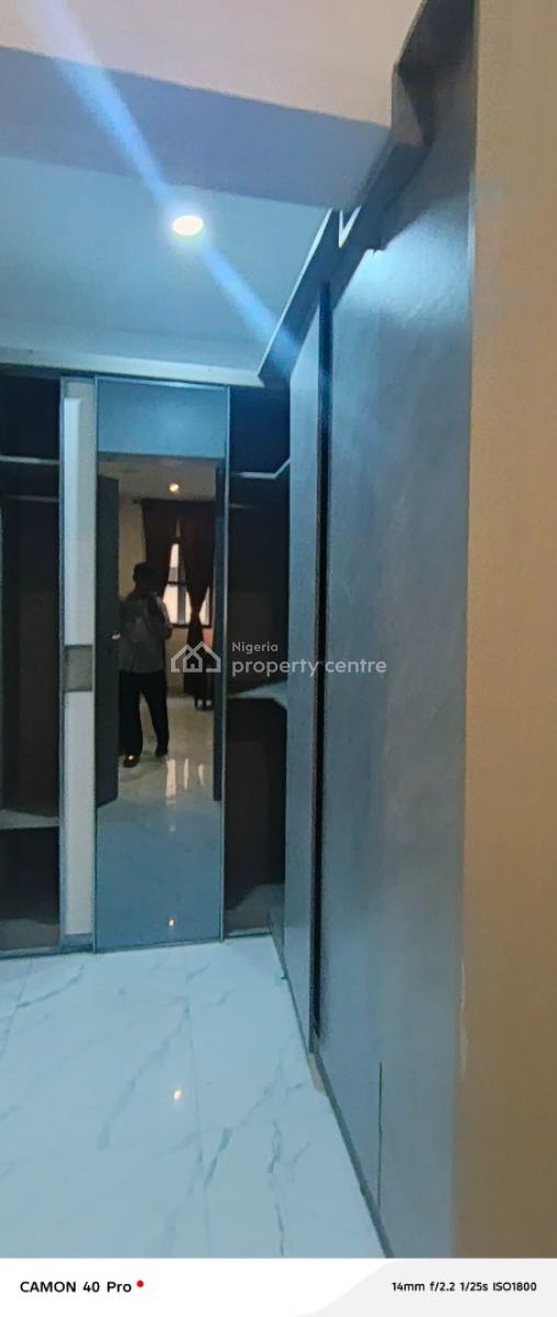 Standard and Fully Service Mini Flat in Leaks Right, Across Coastal Road, Lekki Phase 1, Lekki, Lagos, Mini Flat (room and Parlour) for Rent