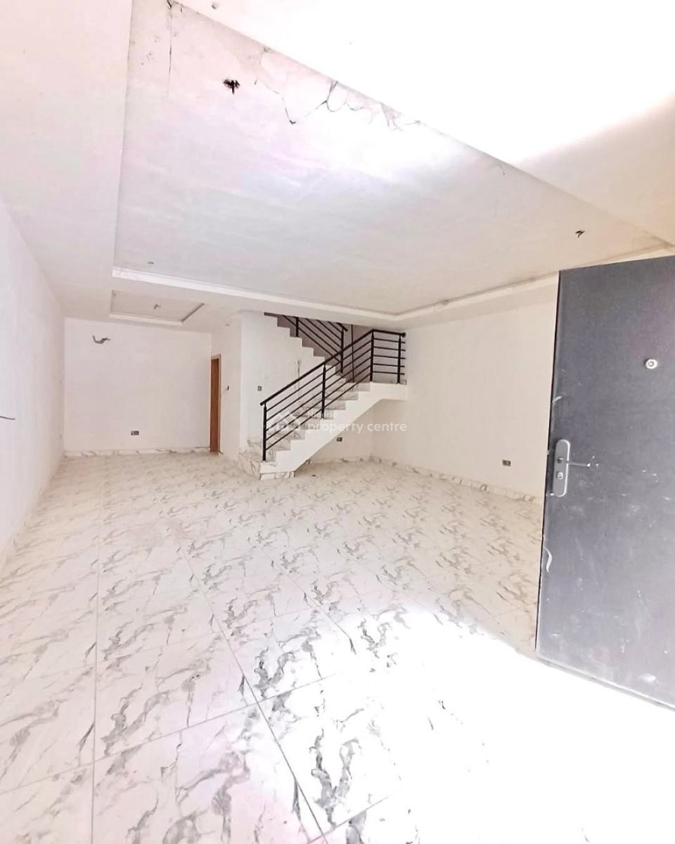 Spacious 2 Bedroom Terrace Available, Lekki, Lekki Phase 1, Lekki, Lagos, Terraced Duplex for Rent
