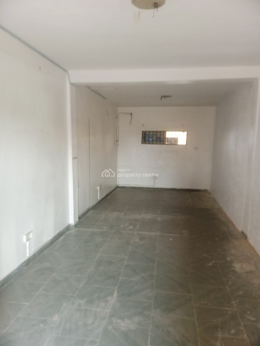 Very Large Shop in a Busy Area Facing Express Road, Lekki Epe Expressway, Lakowe, Ibeju Lekki, Lagos, Shop for Rent