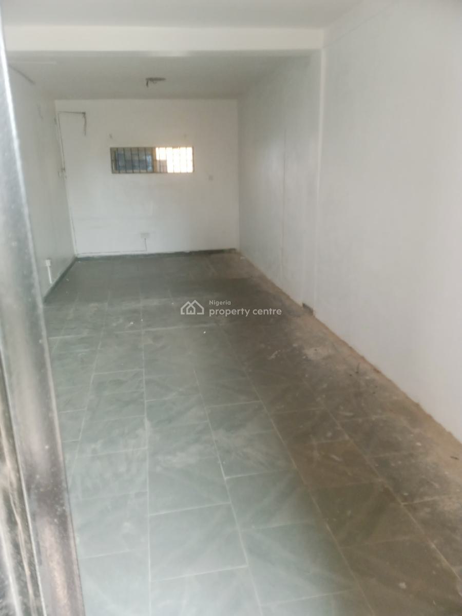 Very Large Shop in a Busy Area Facing Express Road, Lekki Epe Expressway, Lakowe, Ibeju Lekki, Lagos, Shop for Rent