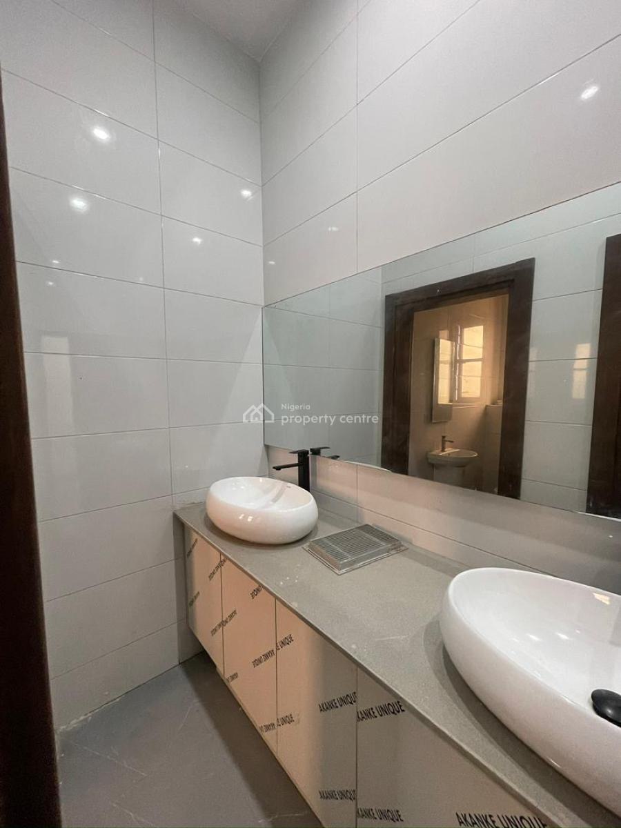 1 Bed Flat, Lekki Phase 1, Lekki, Lagos, Office Space for Rent