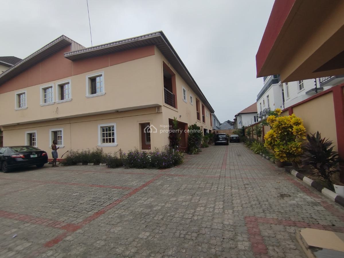 Well Maintained 4 Bedroom Terrace House with Bq, Off Hakeem Dickson Street, Lekki Phase 1, Lekki, Lagos, Terraced Duplex for Rent