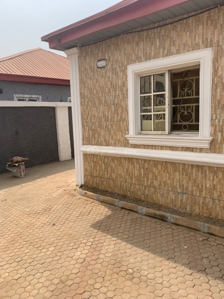 3 Bedroom Semi Detached Bungalow, Gaduwa, Abuja, Semi-detached Bungalow for Rent