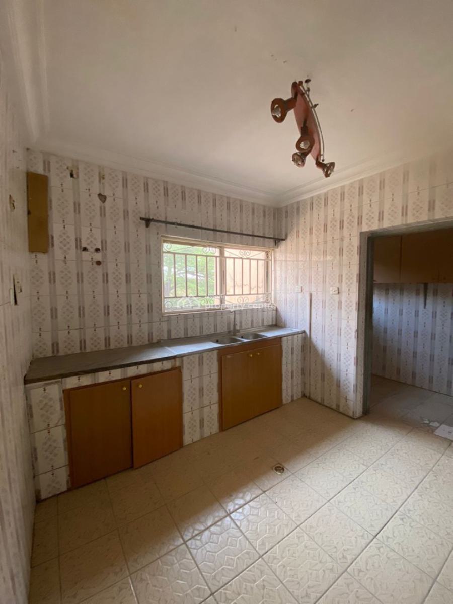 Decent 3 Bedroom Spacious Apartment with Bq, 2nd Floor, Wuse 2, Abuja, Flat / Apartment for Rent