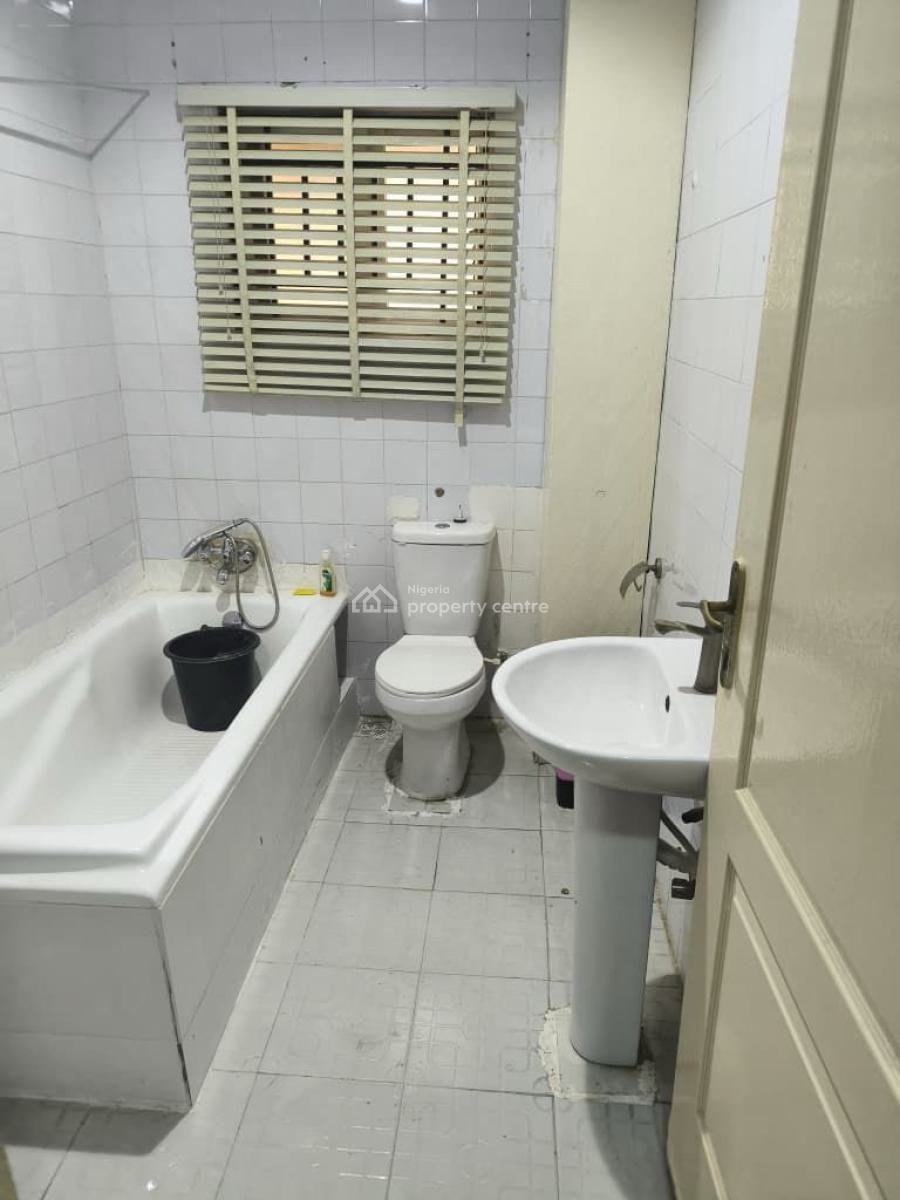 Exquisite Spacious Single Room Shared Apartment, Lekki Phase 1, Lekki, Lagos, Flat / Apartment for Rent