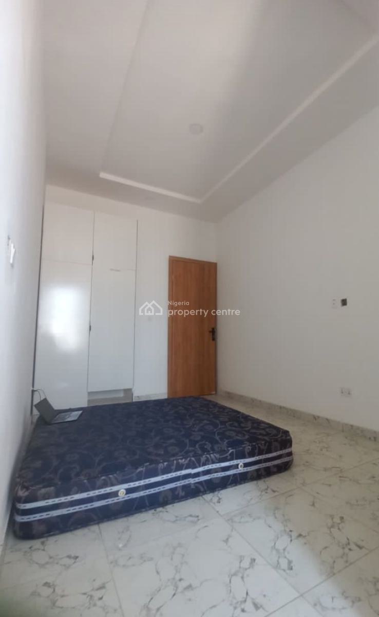 Single Room Upstairs with 24hrs Light at Vgv Harris Drive, Vgc Harris Drive, Lekki, Lagos, Self Contain (single Rooms) for Rent