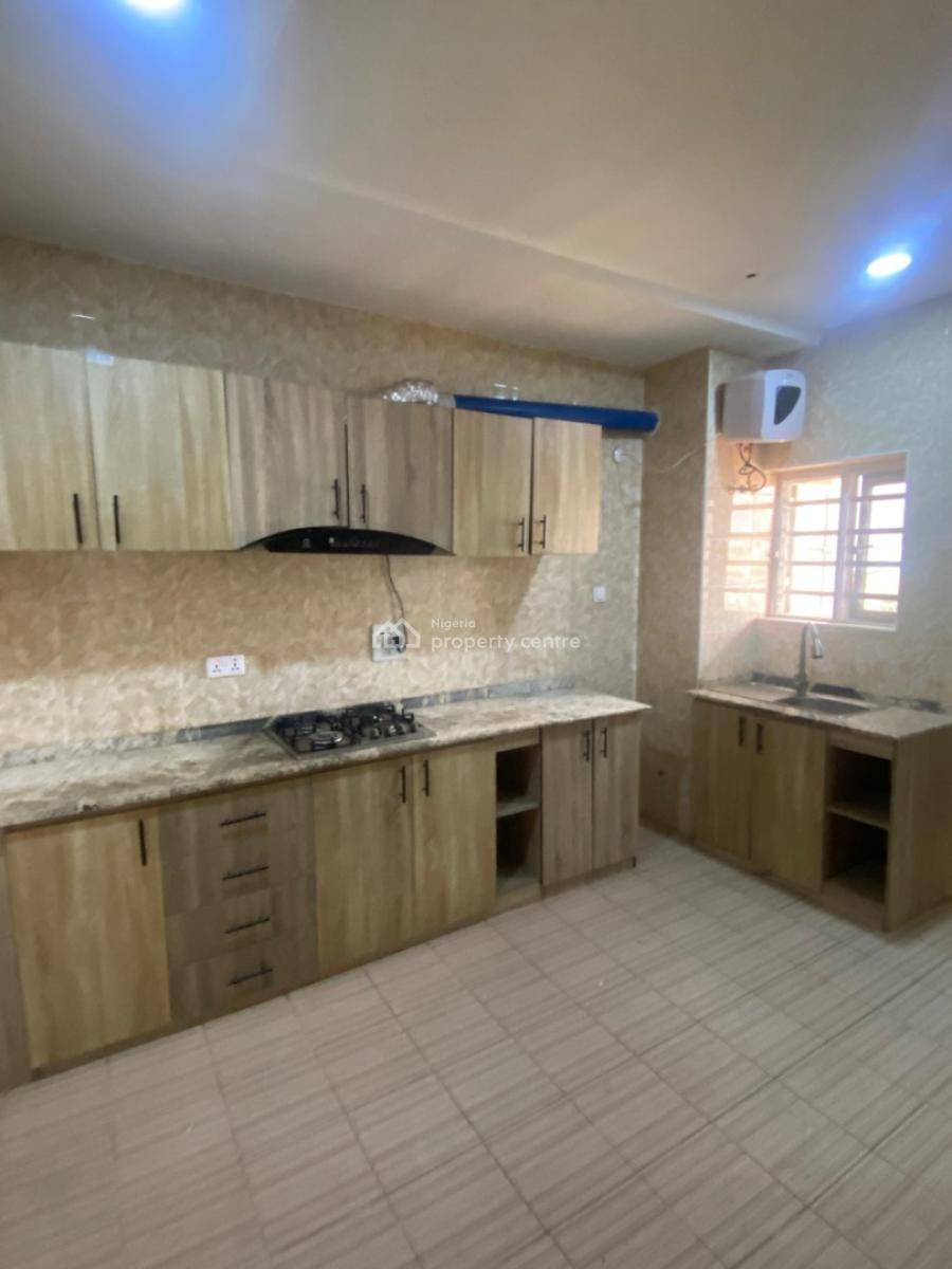 Lovely 3bedroom Flat on The Second Floor Along a Tarred Road, Jahi, Abuja, Flat / Apartment for Rent