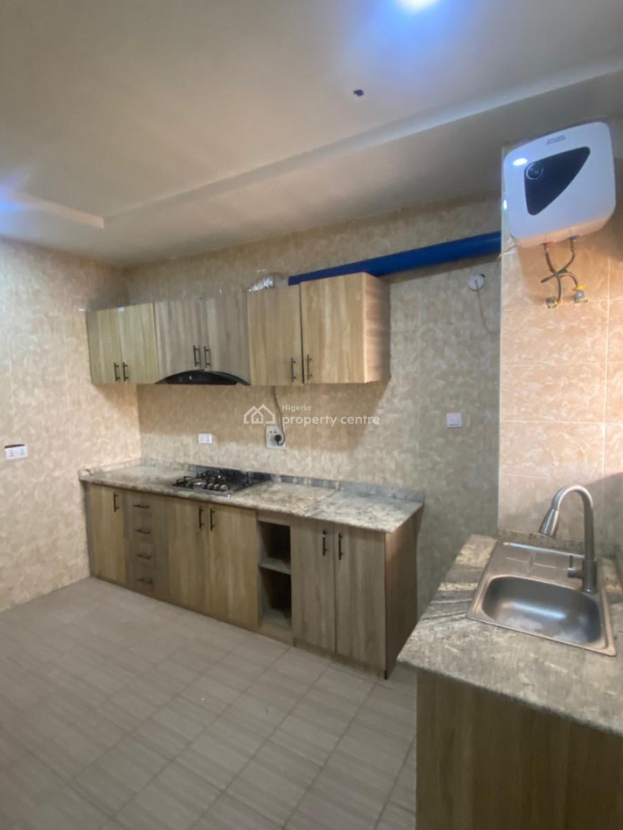 Lovely 3bedroom Flat on The Second Floor Along a Tarred Road, Jahi, Abuja, Flat / Apartment for Rent