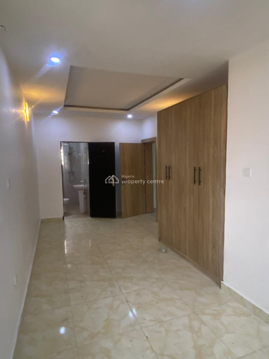 Lovely 3bedroom Flat on The Second Floor Along a Tarred Road, Jahi, Abuja, Flat / Apartment for Rent