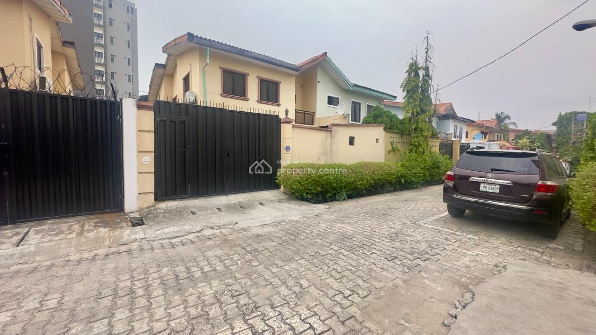 4 Bed Semi Detached in a Gated Estate with Miniflat Bq, Off Adewunmi Adebimpe Drive, Lekki Phase 1, Lekki, Lagos, Semi-detached Duplex for Sale