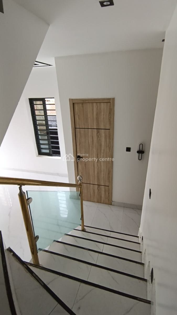 Distress 4 Bedroom Semi Detached Duplex with Seperate Gate, Agungi, Lekki, Lagos, Semi-detached Duplex for Sale