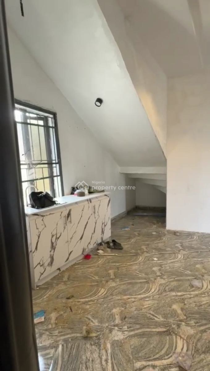 Spacious 1bedroom Flat with 2toilet 1bath, Chevron Alternative, Lekki, Lagos, Mini Flat (room and Parlour) for Rent