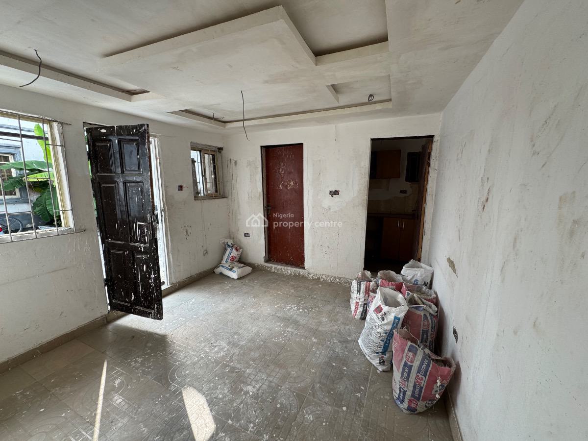 a Fully Serviced Mini Flat with 2 Toilets, Lekki Phase 1, Lekki, Lagos, Mini Flat (room and Parlour) for Rent