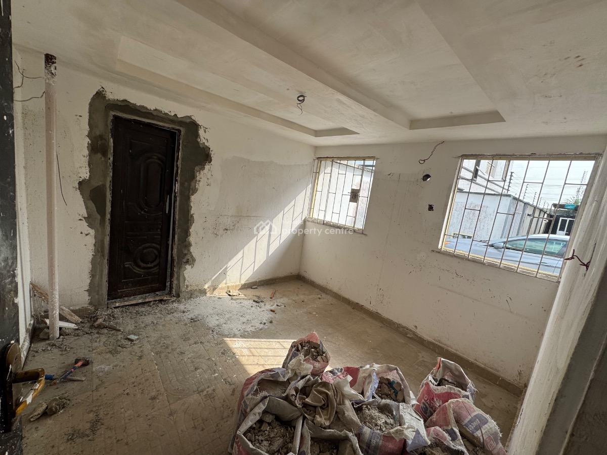 a Fully Serviced Mini Flat with 2 Toilets, Lekki Phase 1, Lekki, Lagos, Mini Flat (room and Parlour) for Rent