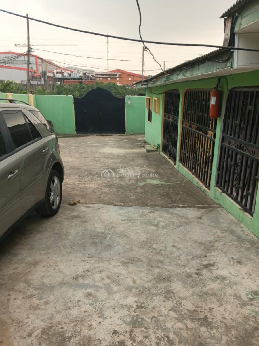 3 Bedroom Bungalow Self Compound, Adeniyi Jones, Ikeja, Lagos, Detached Bungalow for Sale