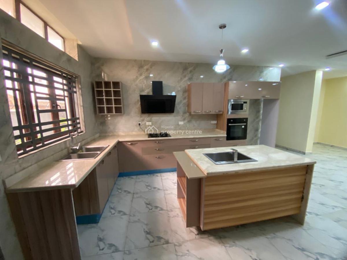 Serviced 3bedroom Apartment with Bq at Lekki Phase 1, Lekki Phase 1 Lekki Lagos, Lekki Phase 1, Lekki, Lagos, Flat / Apartment for Rent