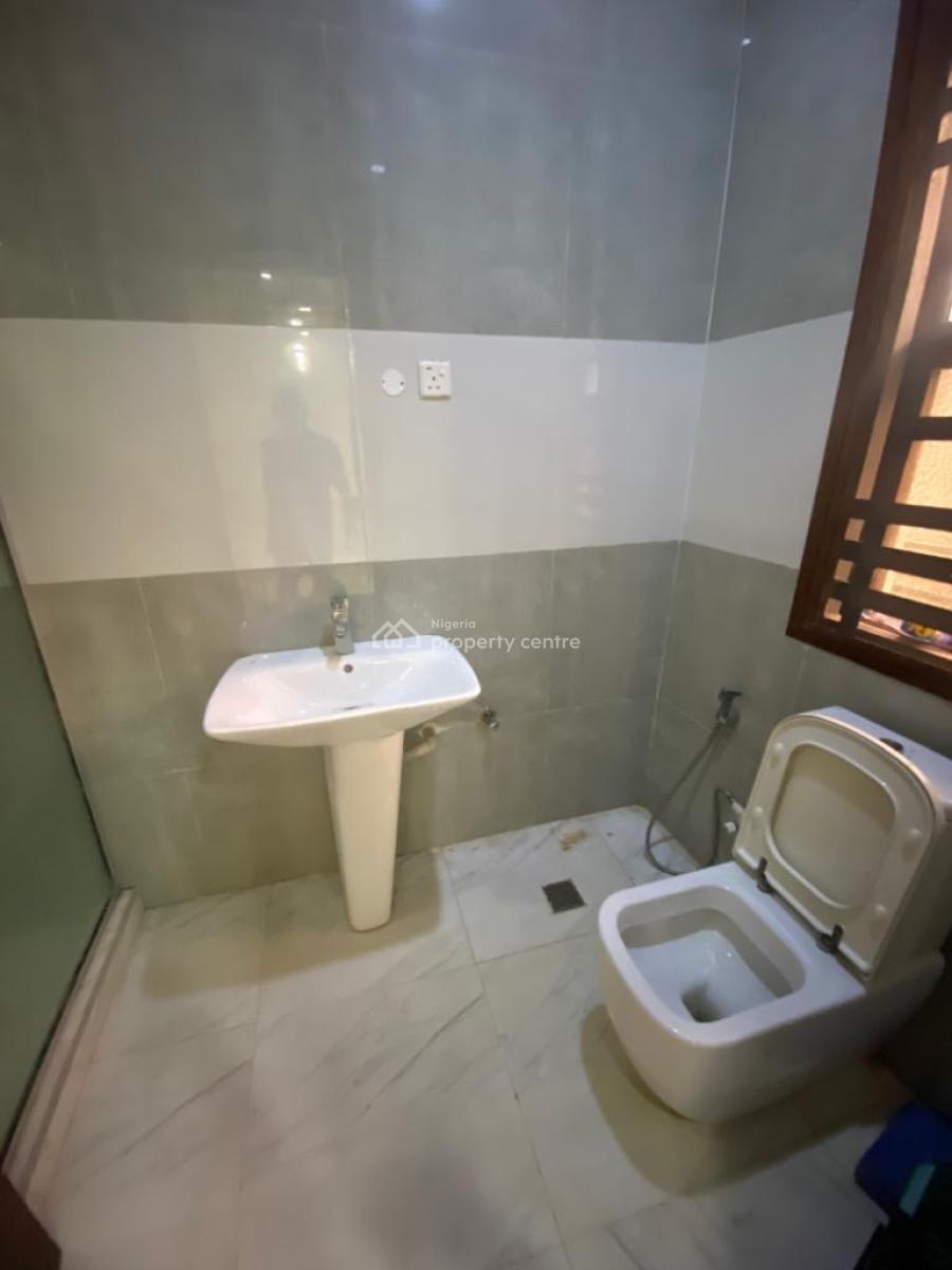 Serviced 3bedroom Apartment with Bq at Lekki Phase 1, Lekki Phase 1 Lekki Lagos, Lekki Phase 1, Lekki, Lagos, Flat / Apartment for Rent