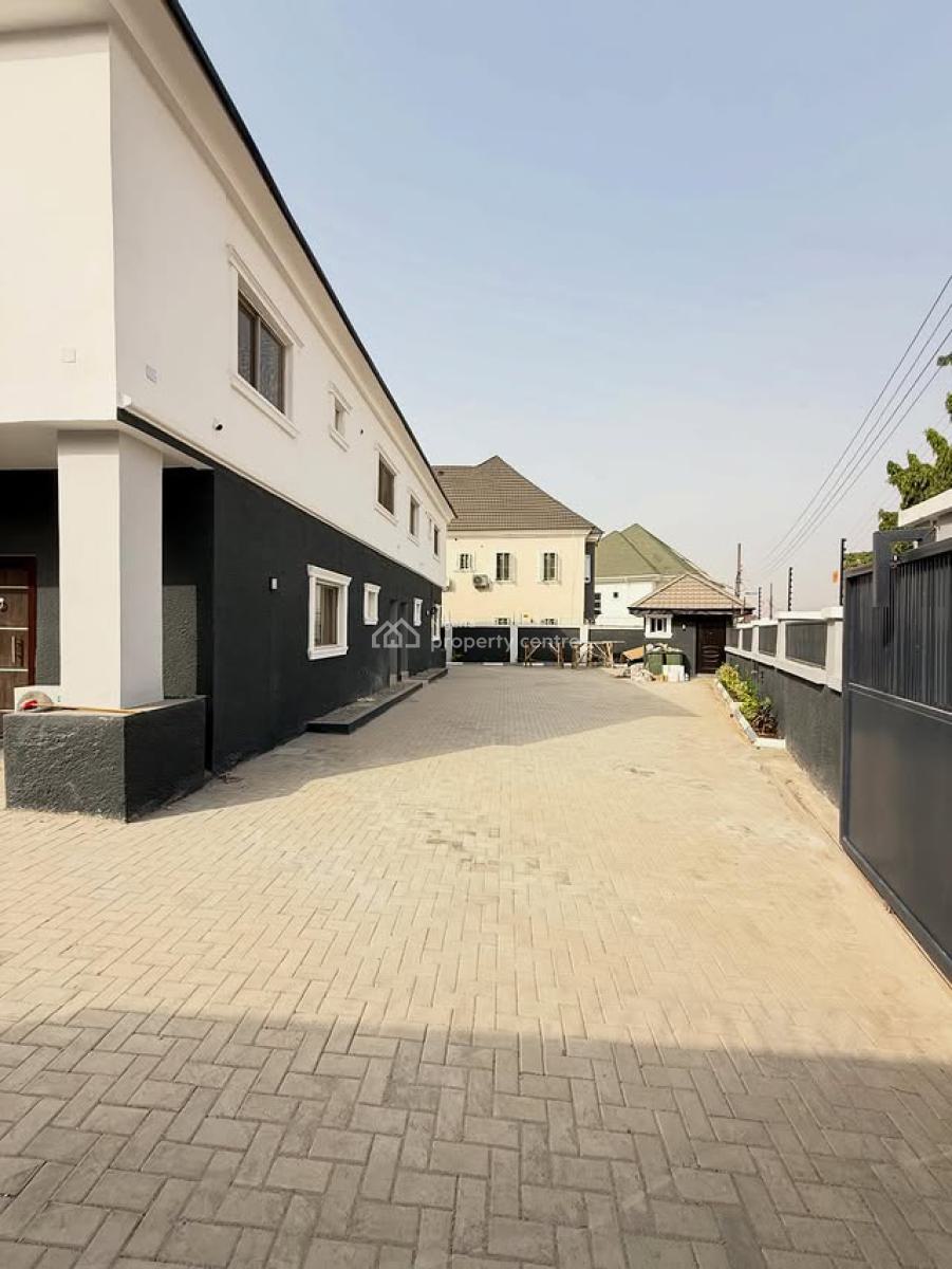 Nice Finished 3 Bedroom Semi-detached Duplex with Bq, Kado, Abuja, Semi-detached Duplex for Rent