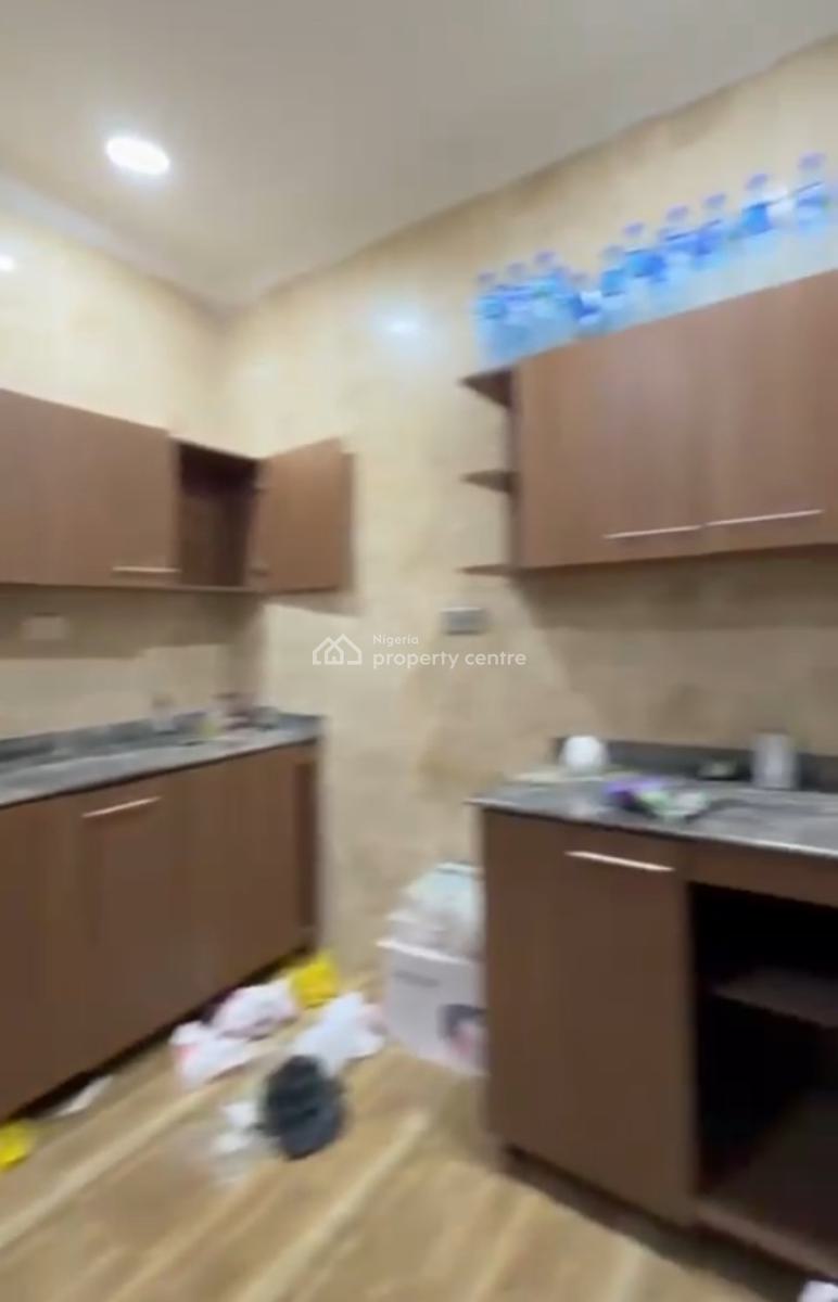 Clean 3 Bedroom Flat, Ground Floor, Tarred Road, By Mobil, Mabushi, Abuja, Flat / Apartment for Rent