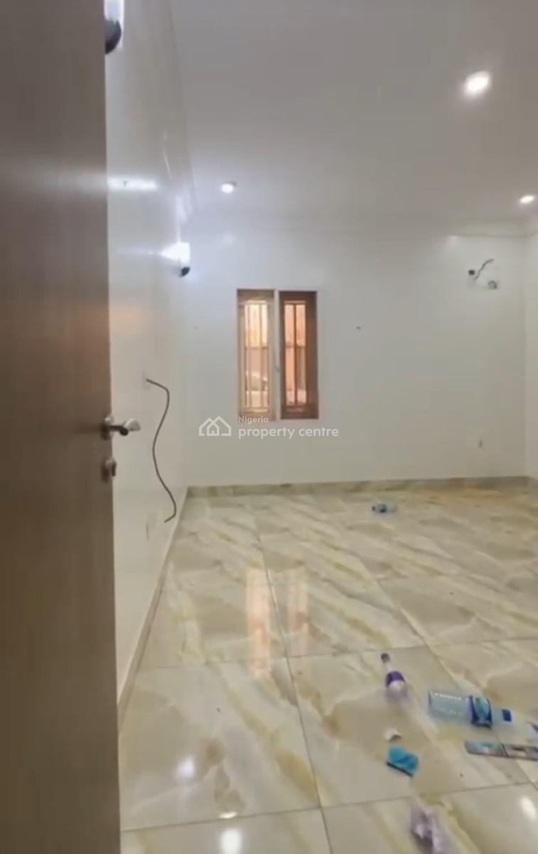 Clean 3 Bedroom Flat, Ground Floor, Tarred Road, By Mobil, Mabushi, Abuja, Flat / Apartment for Rent