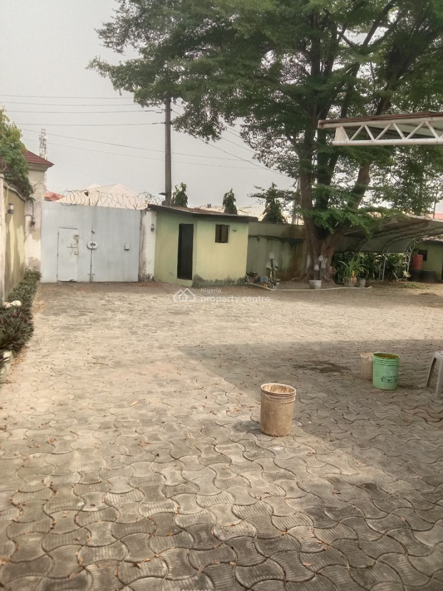 Standard 5 Bedroom Bungalow with 4 Rooms Bq, Ajah, Lagos, Detached Bungalow for Sale