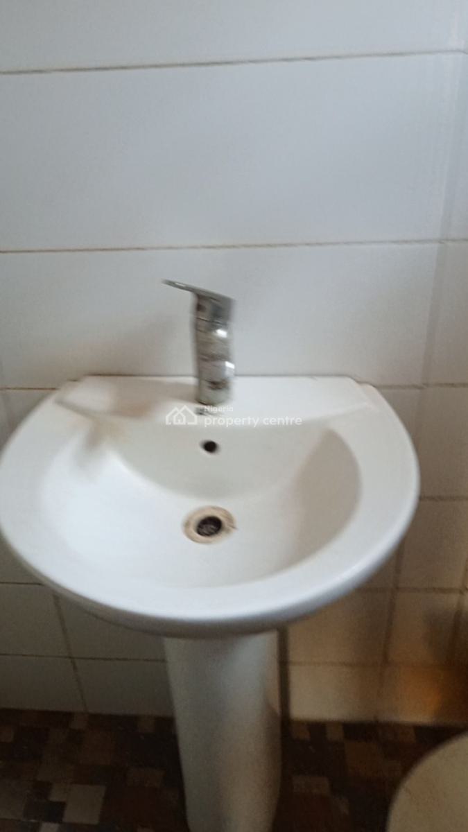 Renovated 2bedroom Bungalow at Igboefon, Lekki Lagos, Nicole Balogun, Alpha Beach, Igboefon, Igbo Efon, Lekki, Lagos, Flat / Apartment for Rent