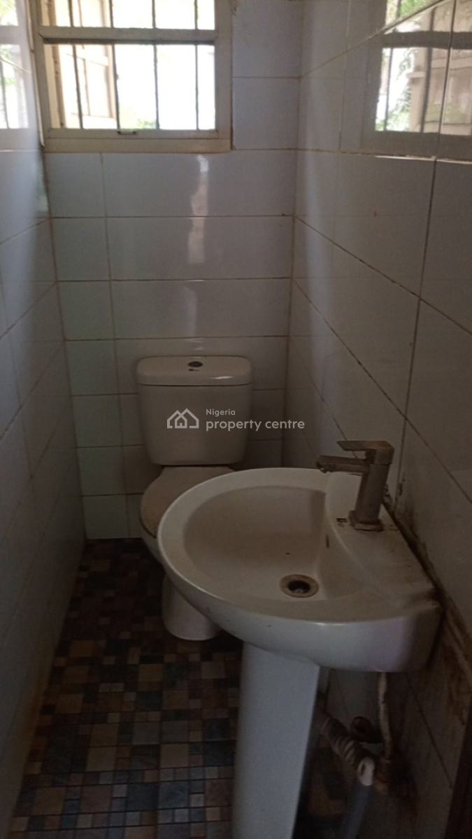 Renovated 2bedroom Bungalow at Igboefon, Lekki Lagos, Nicole Balogun, Alpha Beach, Igboefon, Igbo Efon, Lekki, Lagos, Flat / Apartment for Rent