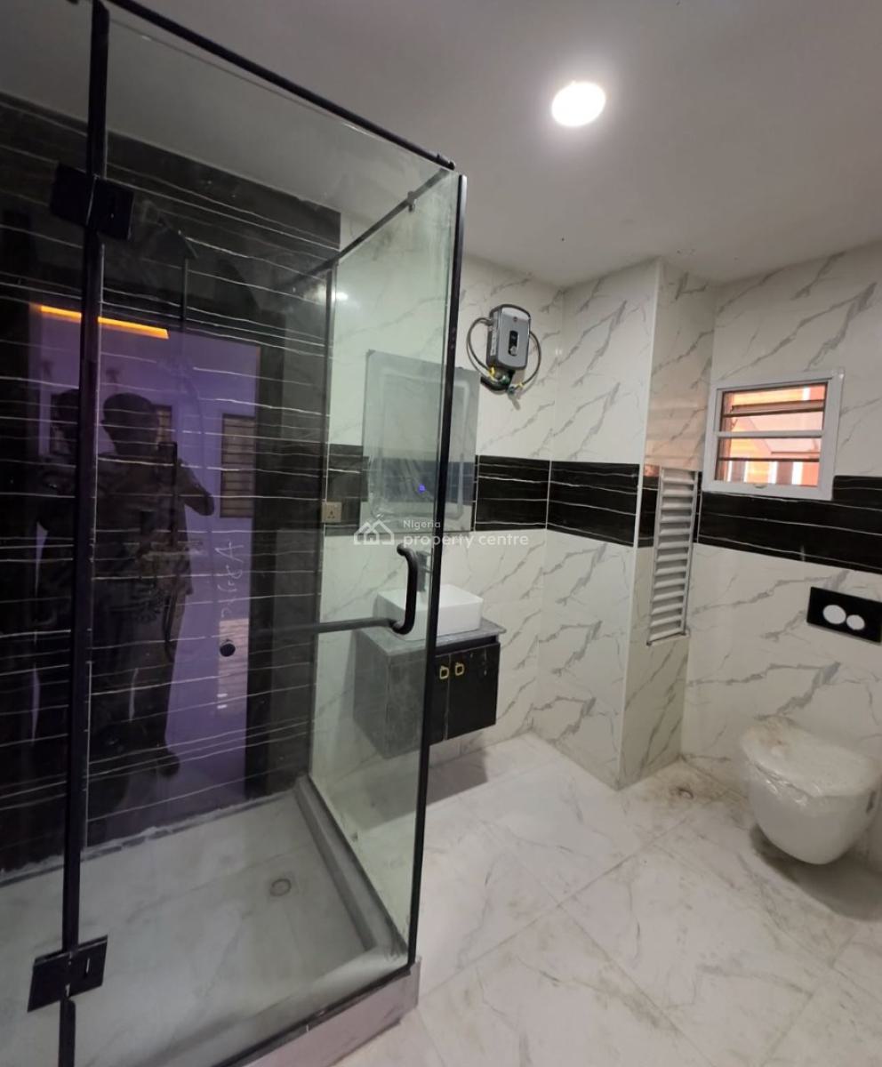 2 Bedroom Apartment with Bq and Pool Available, Lekki Phase 1, Lekki, Lagos, Flat / Apartment for Rent