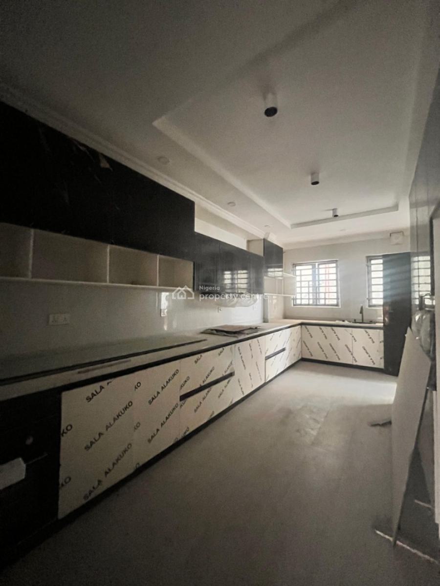 4 Bedroom Apartment with Cinema Room & Elevator Available, Lekki Phase 1, Lekki Phase 1, Lekki, Lagos, Flat / Apartment for Sale