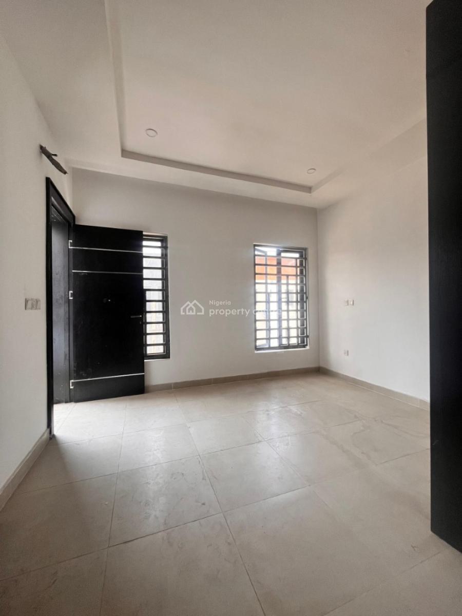 4 Bedroom Apartment with Cinema Room & Elevator Available, Lekki Phase 1, Lekki Phase 1, Lekki, Lagos, Flat / Apartment for Sale