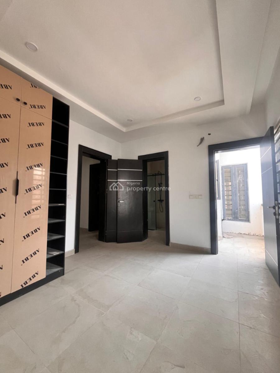 4 Bedroom Apartment with Cinema Room & Elevator Available, Lekki Phase 1, Lekki Phase 1, Lekki, Lagos, Flat / Apartment for Sale