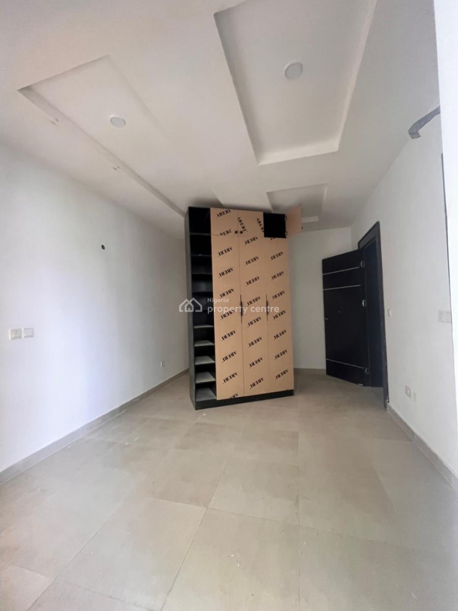 4 Bedroom Apartment with Cinema Room & Elevator Available, Lekki Phase 1, Lekki Phase 1, Lekki, Lagos, Flat / Apartment for Sale