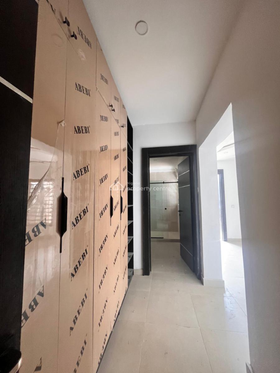 4 Bedroom Apartment with Cinema Room & Elevator Available, Lekki Phase 1, Lekki Phase 1, Lekki, Lagos, Flat / Apartment for Sale