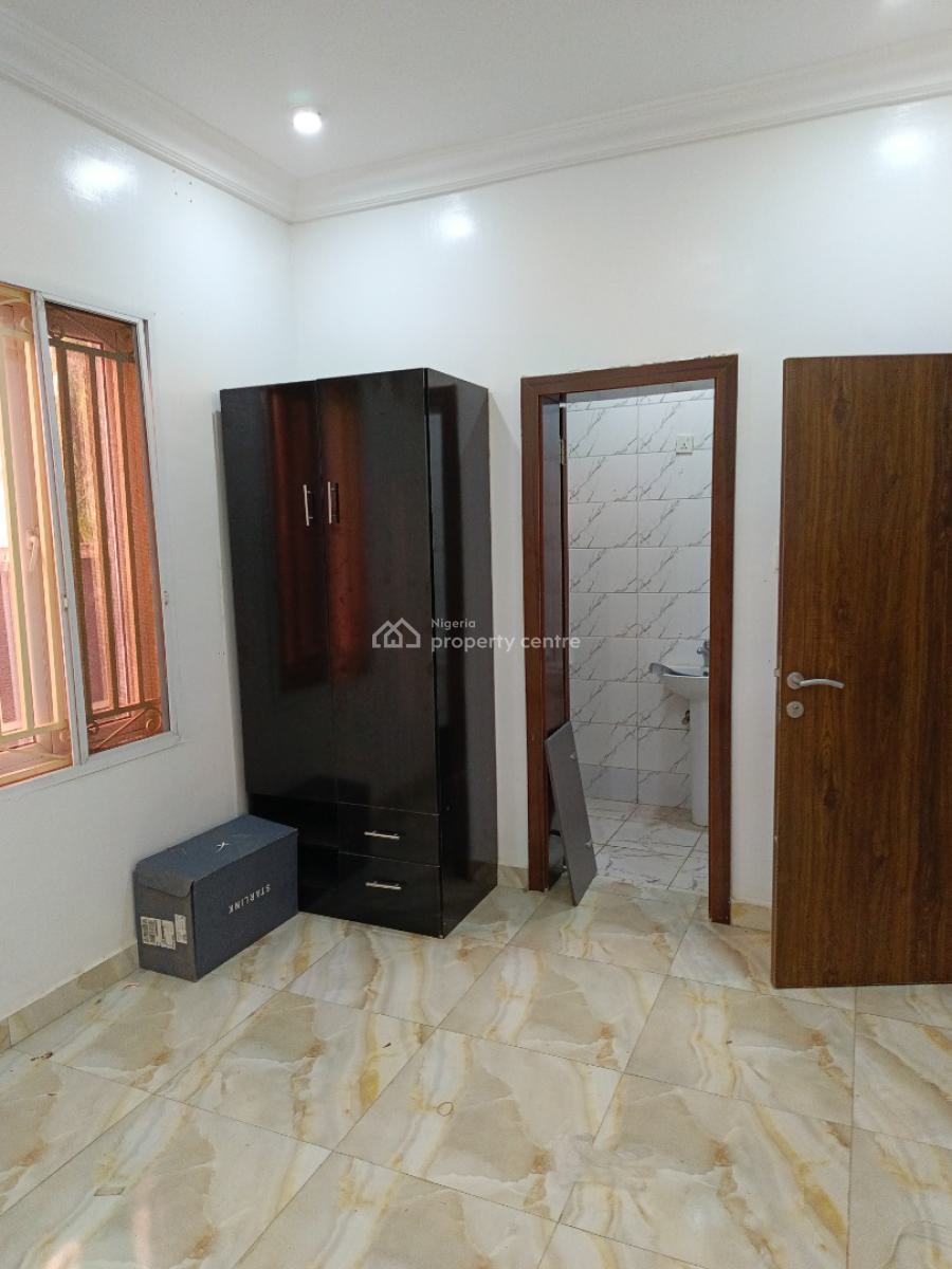 a Relatively New, Well-finished 3-bedroom Flat, Tarred Road, Mabushi, Abuja, Flat / Apartment for Rent